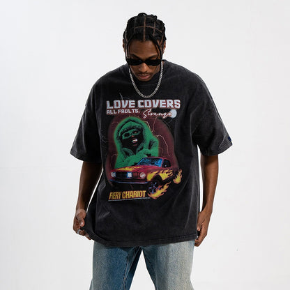Short-sleeve t-shirt with classic street pattern, loose fit, pre-washed and worn for men.