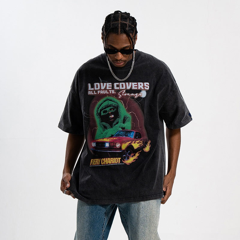 Short-sleeve t-shirt with classic street pattern, loose fit, pre-washed and worn for men.