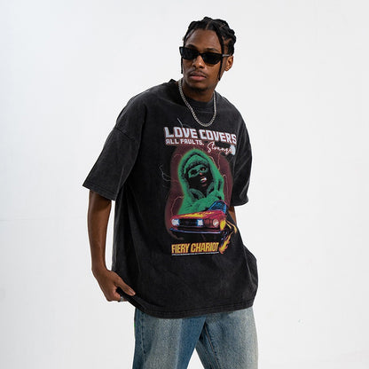 Short-sleeve t-shirt with classic street pattern, loose fit, pre-washed and worn for men.
